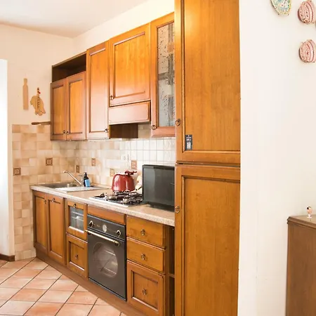 Pini Balbiani - Pini Apartment *