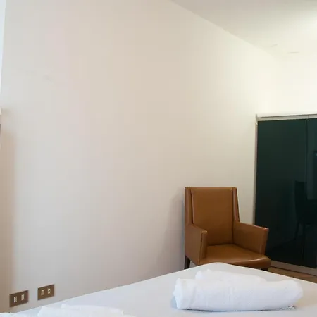 Pini Balbiani Lierna